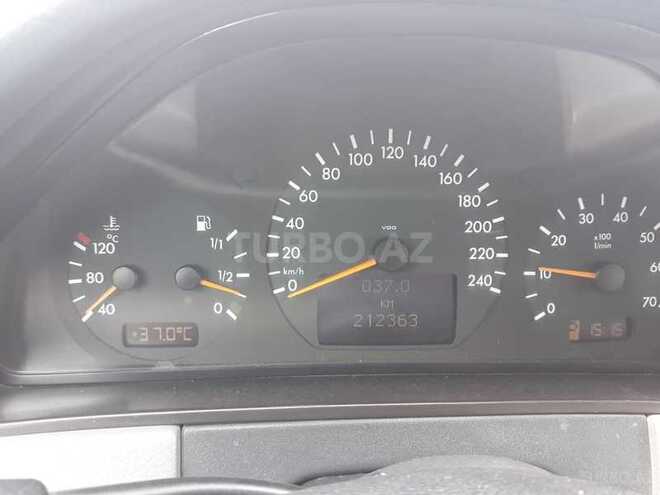 Mercedes E 200 2000, 212,500 km - 2.1 l - Bakı