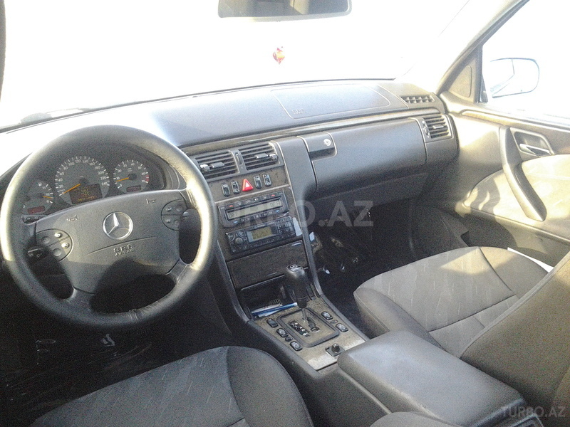 Mercedes E 240 2000, 180,000 km - 2.4 l - Bakı