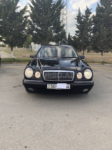 Mercedes E 220 1998, 267,000 km - 2.2 l - Sumqayıt