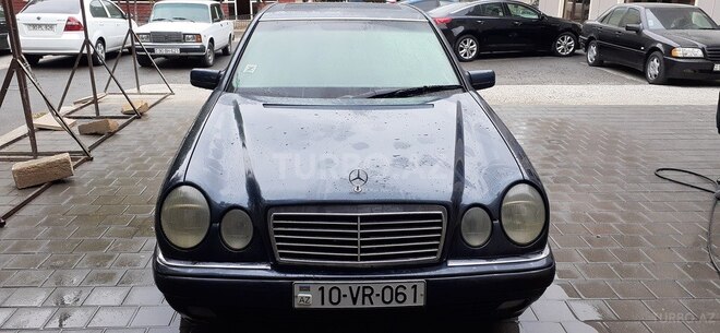 Mercedes E 230 1997, 345,000 km - 2.3 l - Bakı