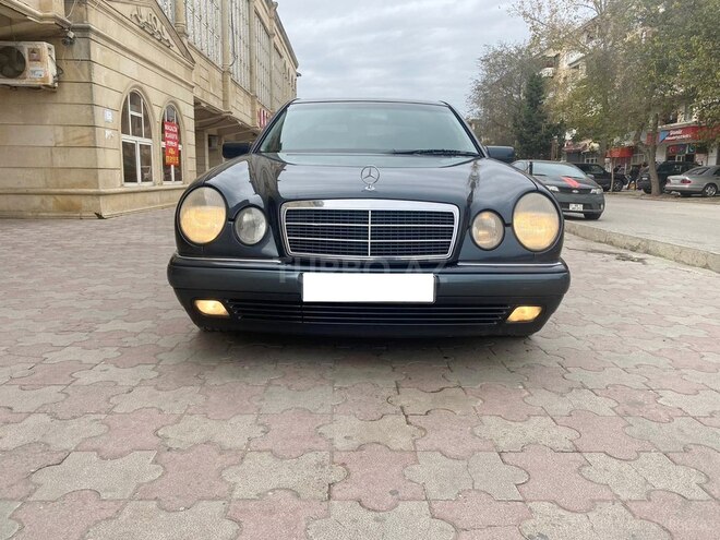 Mercedes E 240 1999, 282,000 km - 2.4 l - Bakı