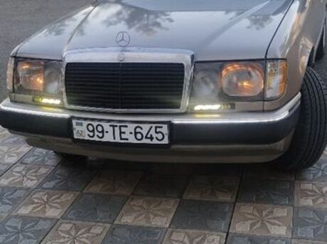 Mercedes E 180 1989