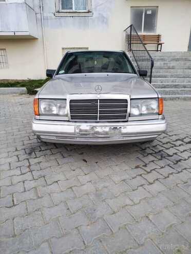 Mercedes E 230 1992, 418,000 km - 2.3 l - Bakı