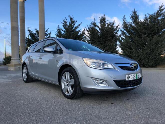 Opel Astra 2011, 206,590 km - 1.4 l - Bakı