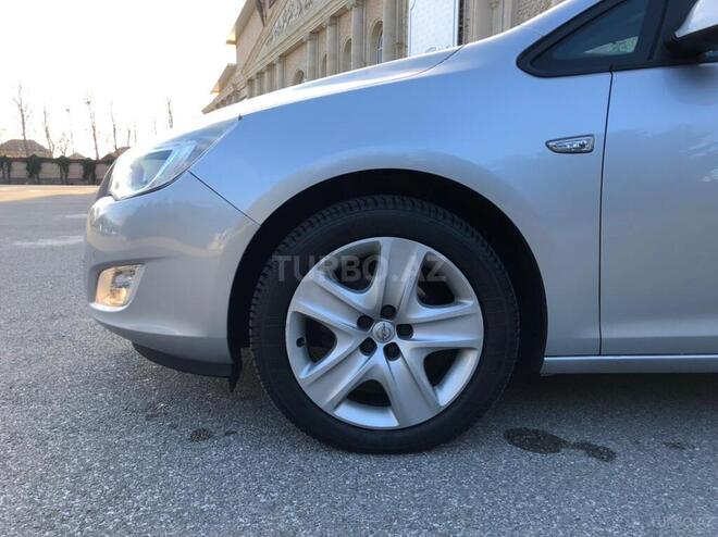 Opel Astra 2011, 206,590 km - 1.4 l - Bakı