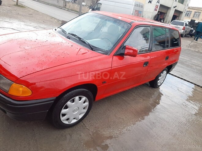 Opel Astra 1993, 300,000 km - 1.8 l - Sumqayıt