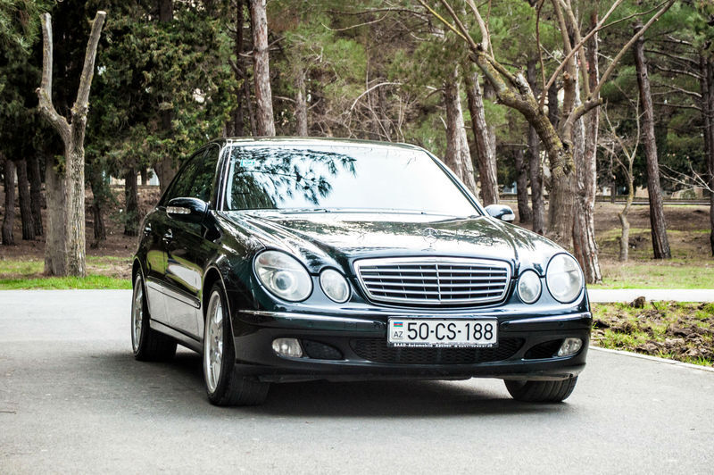 Mercedes E 220 2002, 211,000 km - 2.2 l - Bakı