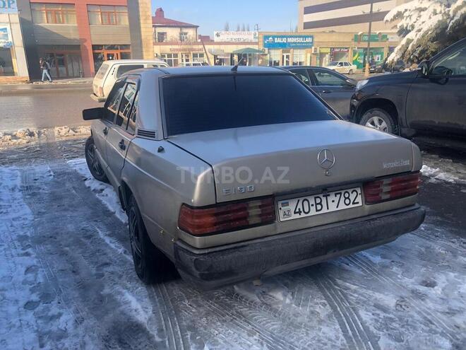 Mercedes 190 1990, 228,000 km - 2.0 l - Quba