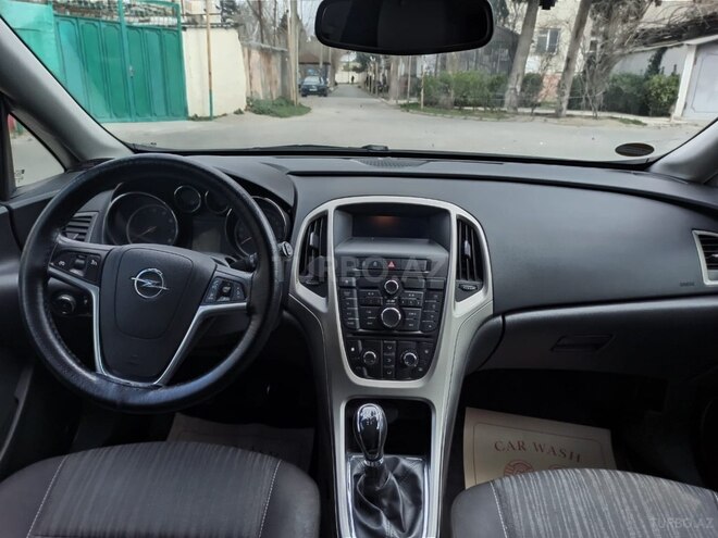 Opel Astra 2010, 137,000 km - 1.4 l - Bakı