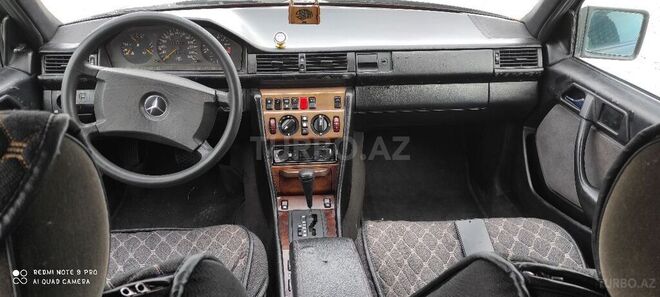 Mercedes E 260 1988, 448,600 km - 2.6 l - Sumqayıt