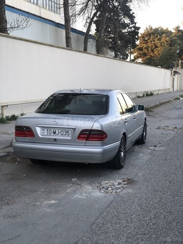 Mercedes E 280 1999, 894,079 km - 2.8 l - Bakı