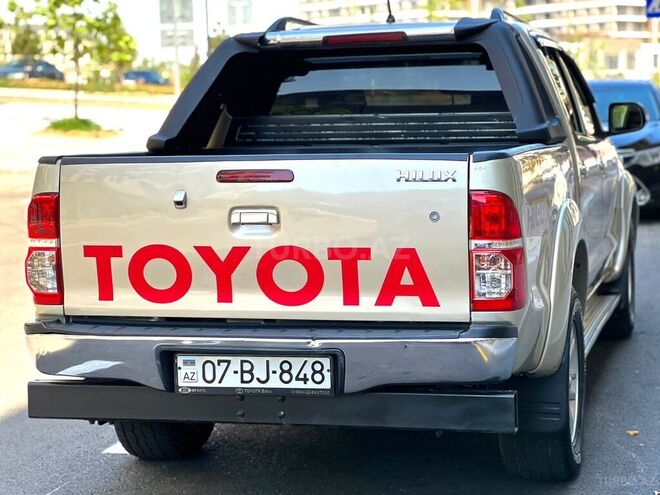 Toyota Hilux 2013, 214,000 km - 3.0 l - Bakı