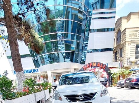 Nissan Sunny 2012