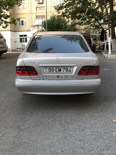 Mercedes E 220 2001, 465,000 km - 2.2 l - Bakı