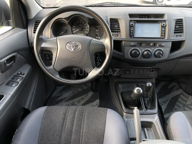 Toyota Hilux 2012, 103,200 km - 2.7 l - Bakı