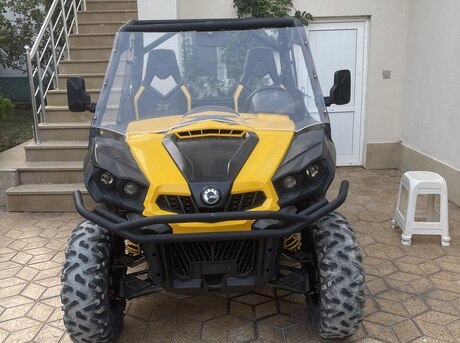 Can-Am Commander 2012