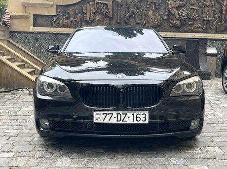 BMW 740 2009