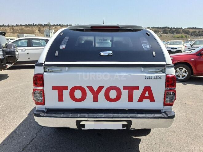 Toyota Hilux 2013, 233,000 km - 2.5 l - Bakı