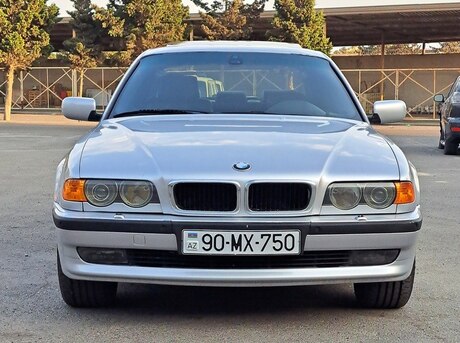 BMW 728 2000