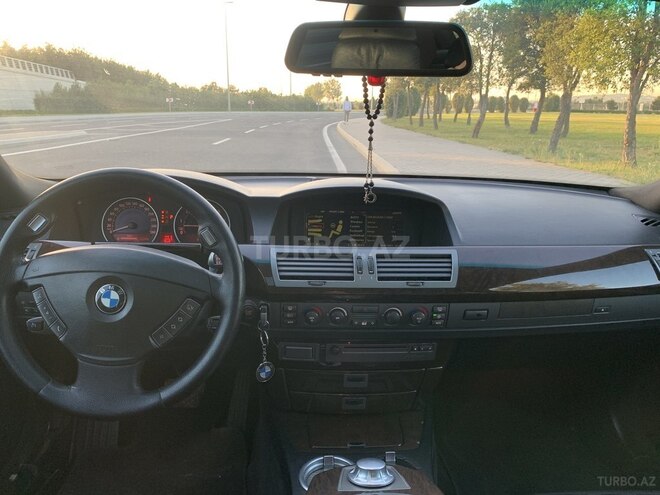 BMW 745 2002, 300,000 km - 4.4 l - Bakı