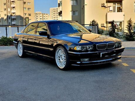 BMW 735 2001
