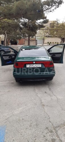 Volkswagen Polo 1995, 250,000 km - 1.6 l - Bakı