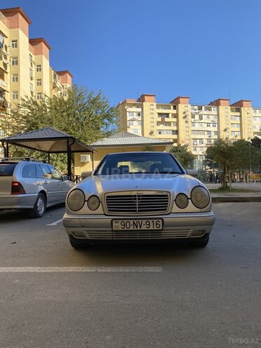 Mercedes E 240 1998, 283,000 km - 2.4 l - Bakı