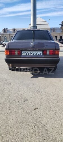 Mercedes E 180 1991, 190,000 km - 1.8 l - İmişli