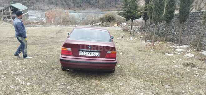 BMW 316 1991, 250,000 km - 1.6 l - Qax