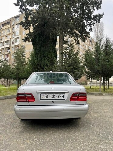 Mercedes E 240 1998, 367,000 km - 2.4 l - Sumqayıt