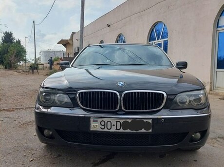 BMW 750 2005