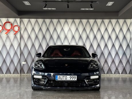 Porsche Panamera GTS 2021