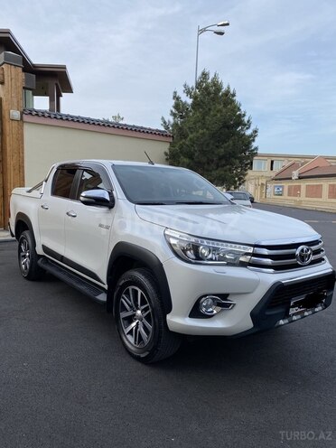 Toyota Hilux 2017, 88,000 km - 2.8 l - Bakı