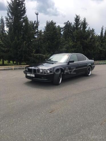 BMW 728 1998, 321,000 km - 2.8 l - Qax