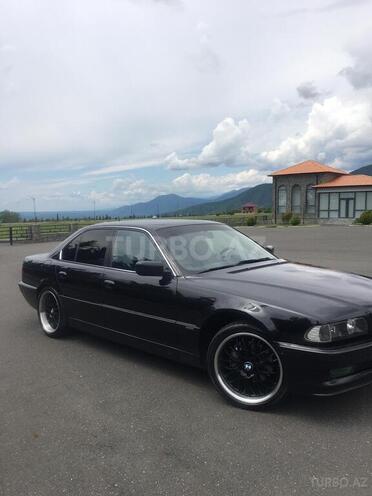 BMW 728 1998, 321,000 km - 2.8 l - Qax
