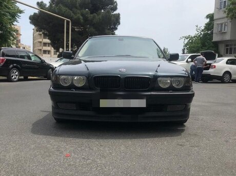 BMW 728 1999