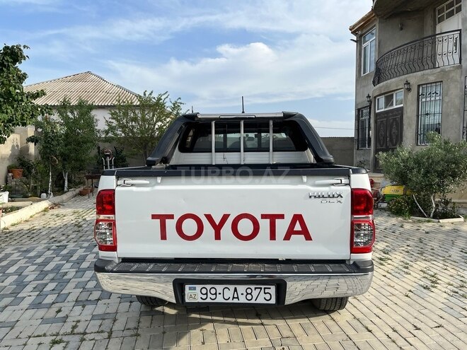 Toyota Hilux 2012, 186,485 km - 2.5 l - Bakı