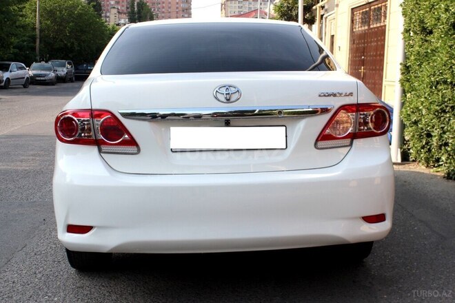 Toyota Corolla 2013, 213,000 km - 1.6 l - Bakı