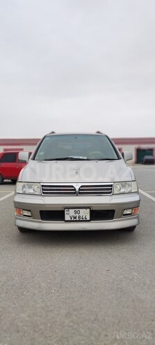 Mitsubishi Grandis 2001, 133,000 km - 2.4 l - Bakı