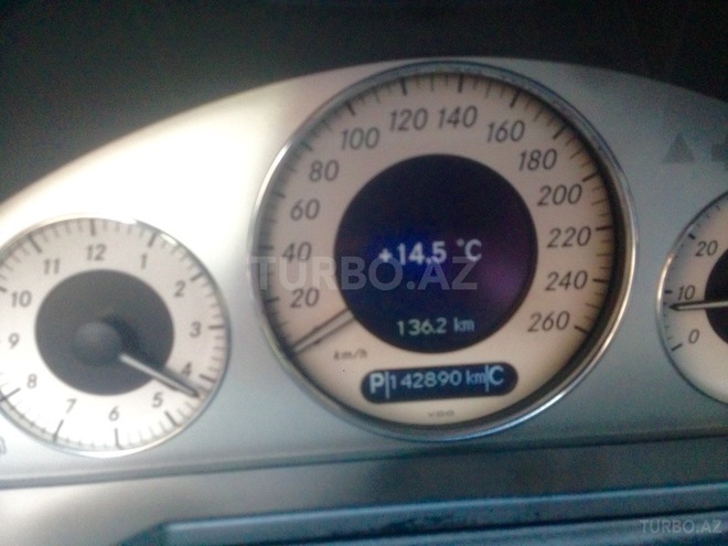 Mercedes E 240 2004, 142,000 km - 2.6 l - Bakı