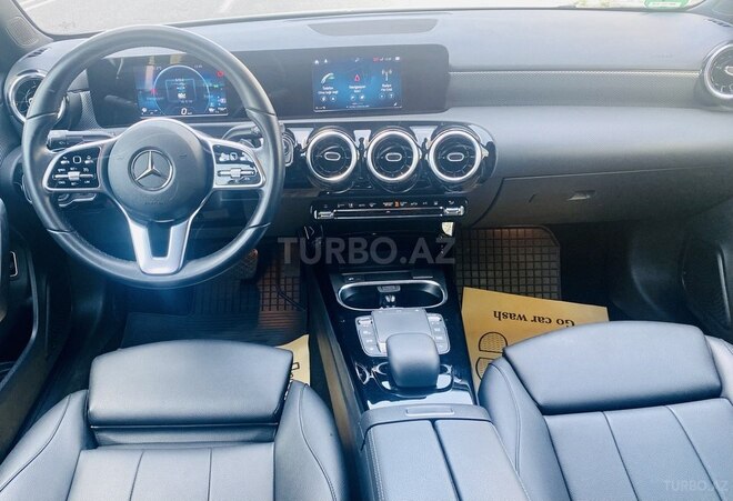 Mercedes  2020, 49,000 km - 1.3 l - Bakı