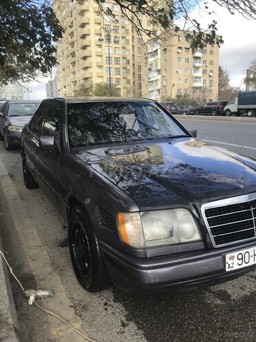 Mercedes E 250 1993, 421,548 km - 2.5 l - Bakı