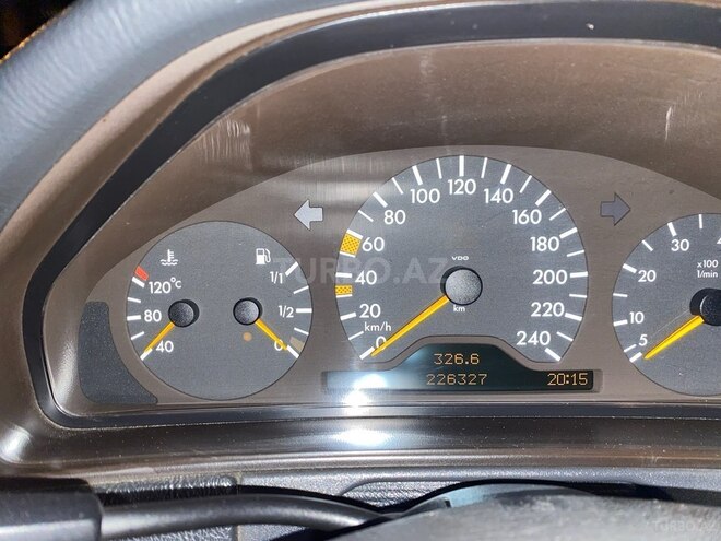 Mercedes E 240 1998, 226,000 km - 2.4 l - Bakı
