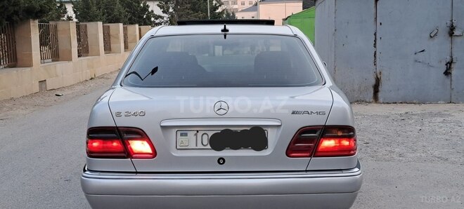 Mercedes E 240 1999, 384,000 km - 2.4 l - Sumqayıt