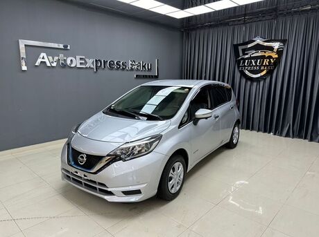 Nissan  2018