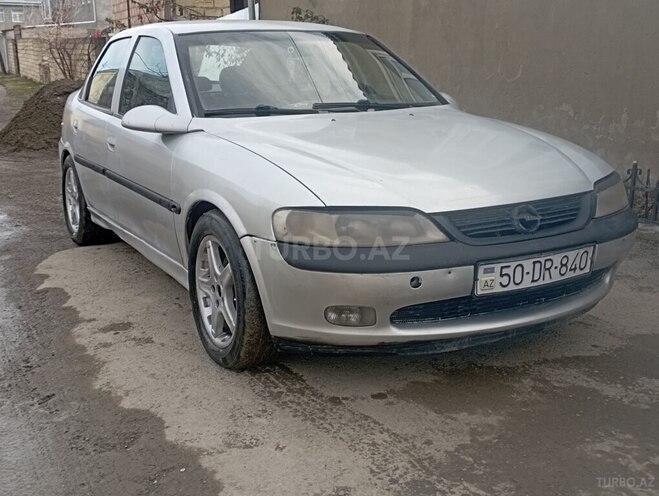 Opel Vectra 1998, 321,000 km - 1.8 l - Quba