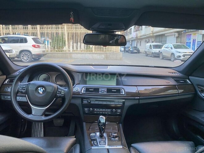 BMW 750 2012, 212,000 km - 4.4 l - Bakı