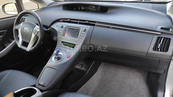 Toyota Prius 2015, 122,000 km - 1.8 l - Bakı