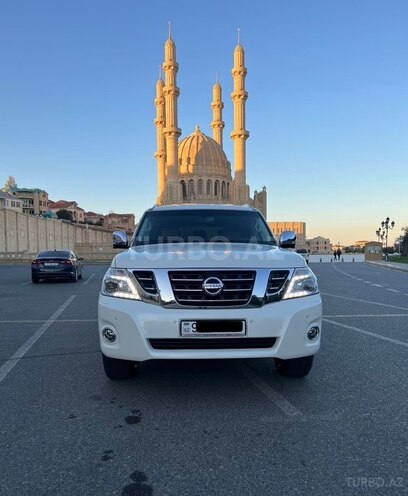Nissan Patrol 2017, 111,500 km - 4.0 l - Bakı