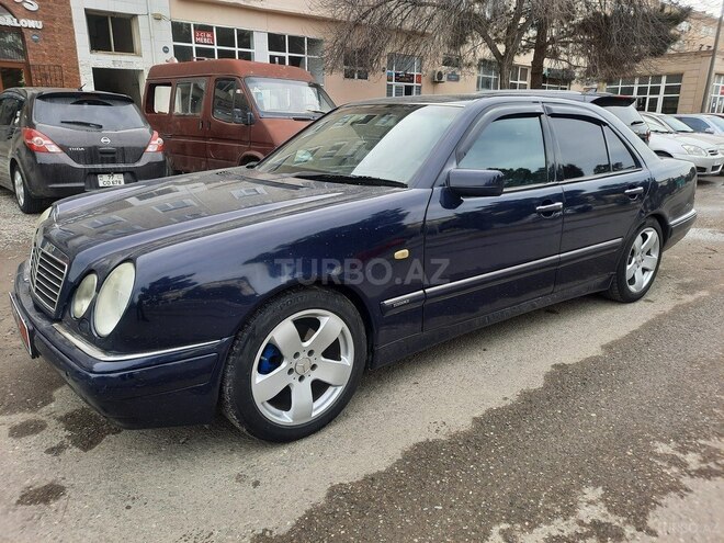 Mercedes E 240 1998, 299,000 km - 2.4 l - Sumqayıt